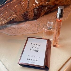 La Vie est belle perfume by Lancôme.